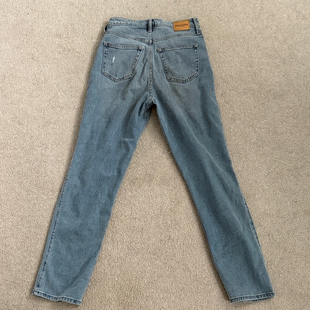 Hollister Distressed Blue Women's Jeans - curvy ultra high-rise vintage straight - Picture 3 of 3